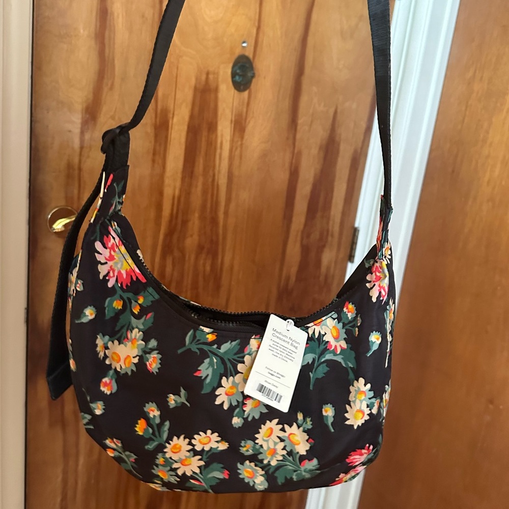 NWT Laura Ashley x Baggu Medium Crescent Bag💐